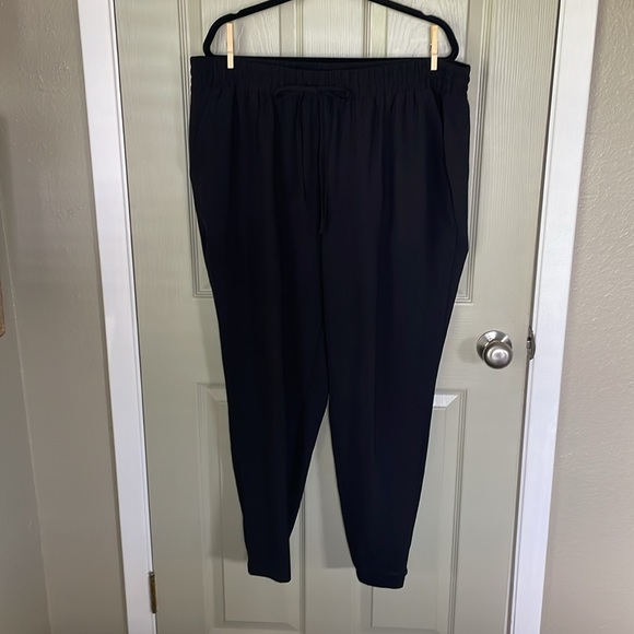 EUC New York Clothing Co- -Solid black and very comfy! - Picture 15 of 15